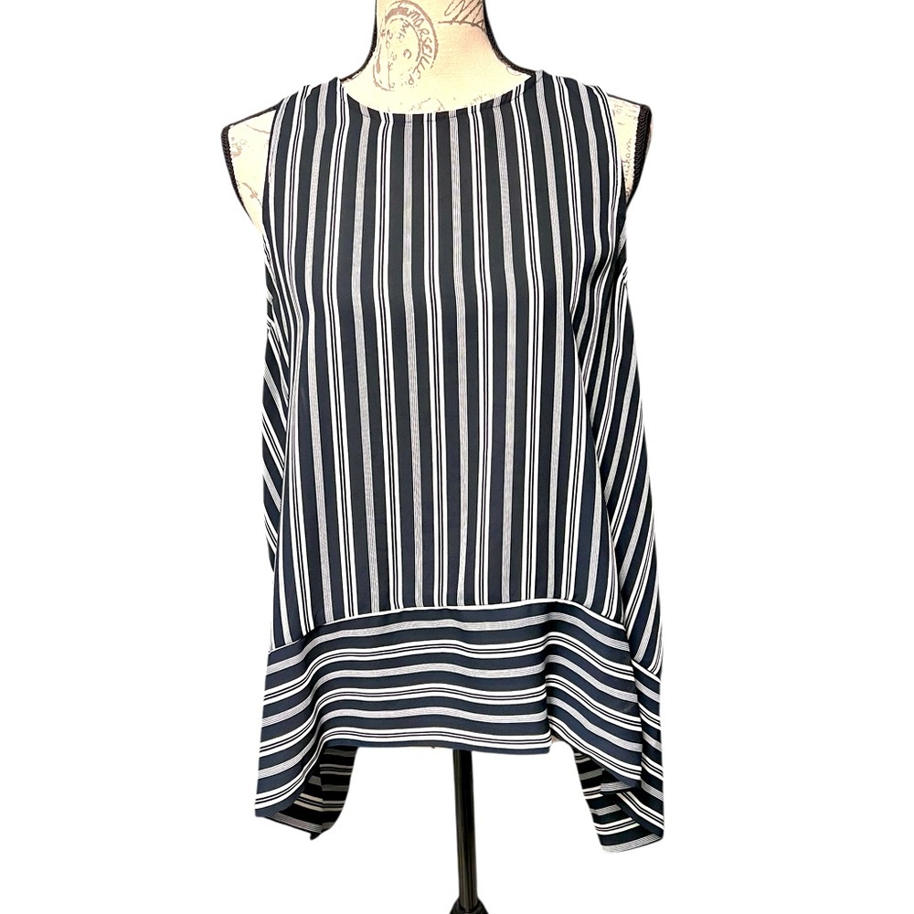 Banana Republic Factory sleeveless top, size Large, Navy / White